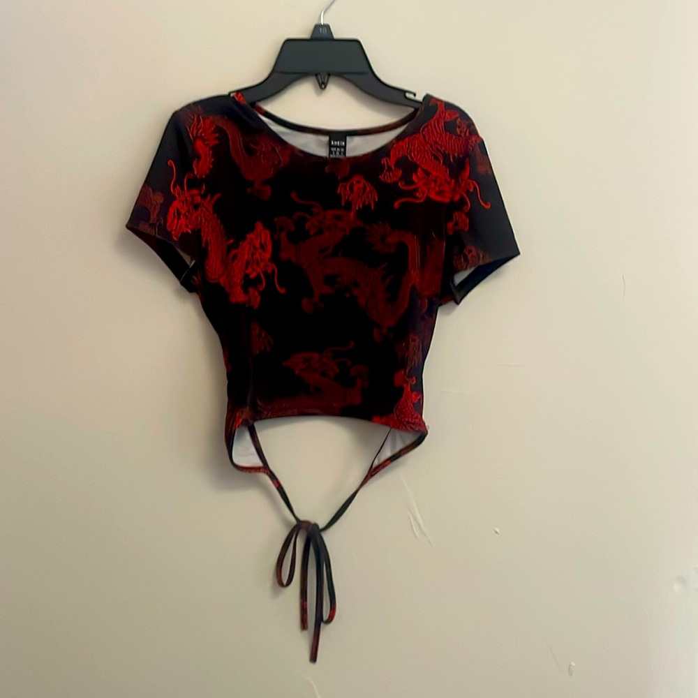 SHEIN Dragon Crop Top
